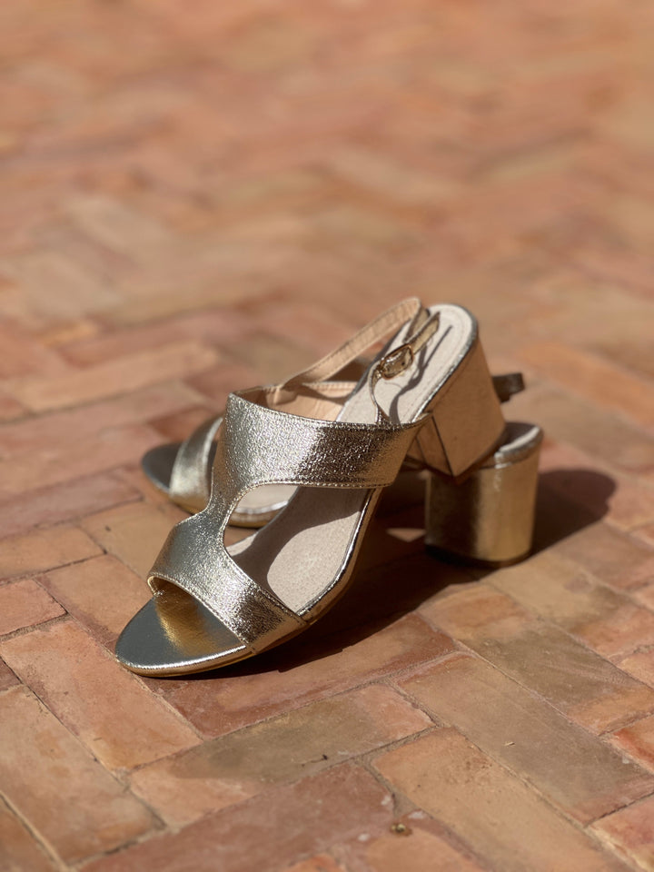 Suzie™ – Irresistible Gold Sandals